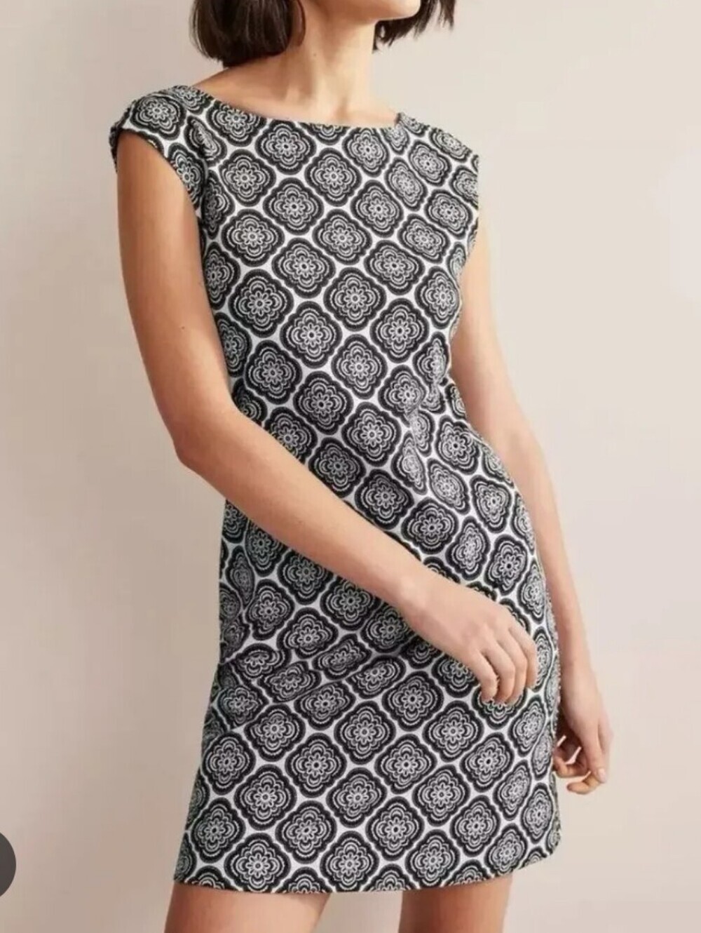 Boden Black and White Sleeveless Geometric Shift Dress